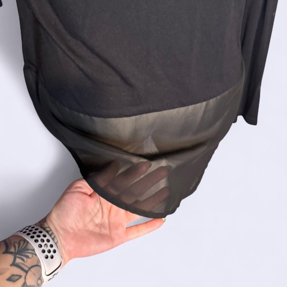 Fifth Sun Black and Gold Tiger Graphic Long Sleeve top size small sheer hemline - Picture 5 of 8